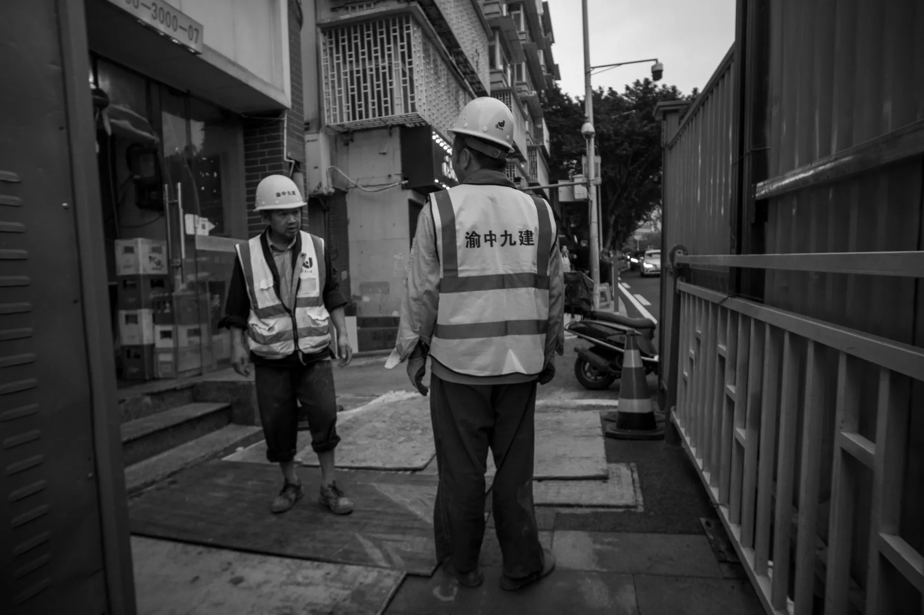 代理记账服务与自建财务团队的成本效益对比分析